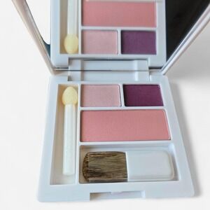 Clinique eyeshadow and blush palette Jammin duo and new clover